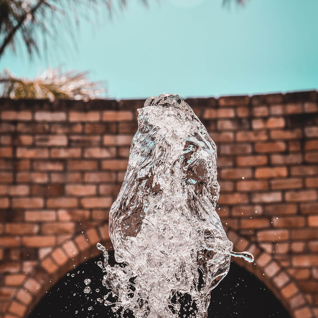 Pic Description：fountain